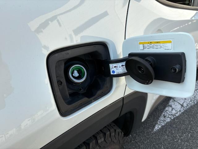 ジープ・レネゲード リミテッド 本革シート・パワーシート(左右)・オートエアコン・ガラスサンルーフ・16AW・ナビTV(8インチ)・バックカメラ・ETC・シートヒーター・クルーズコントロール・(34枚目)