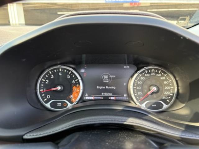 ジープ・レネゲード リミテッド 本革シート・パワーシート(左右)・オートエアコン・ガラスサンルーフ・16AW・ナビTV(8インチ)・バックカメラ・ETC・シートヒーター・クルーズコントロール・(37枚目)