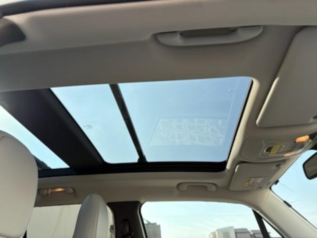 ジープ・レネゲード リミテッド 本革シート・パワーシート(左右)・オートエアコン・ガラスサンルーフ・16AW・ナビTV(8インチ)・バックカメラ・ETC・シートヒーター・クルーズコントロール・(52枚目)