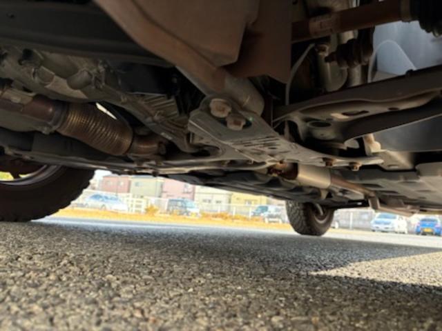 ジープ・レネゲード リミテッド 本革シート・パワーシート(左右)・オートエアコン・ガラスサンルーフ・16AW・ナビTV(8インチ)・バックカメラ・ETC・シートヒーター・クルーズコントロール・(54枚目)