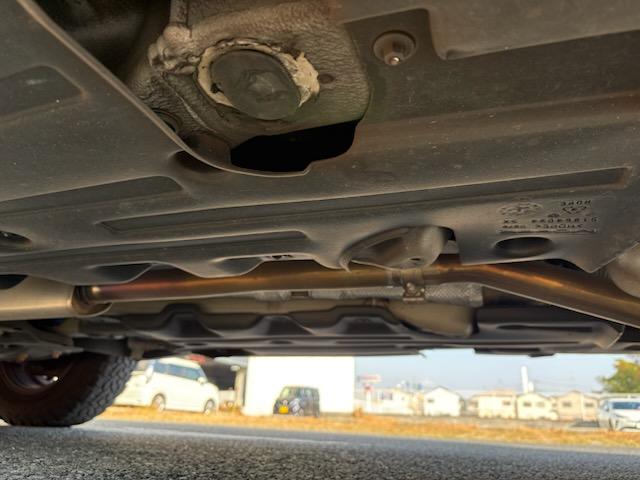 ジープ・レネゲード リミテッド 本革シート・パワーシート(左右)・オートエアコン・ガラスサンルーフ・16AW・ナビTV(8インチ)・バックカメラ・ETC・シートヒーター・クルーズコントロール・(63枚目)