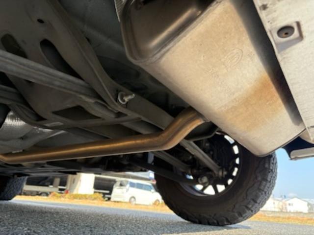 ジープ・レネゲード リミテッド 本革シート・パワーシート(左右)・オートエアコン・ガラスサンルーフ・16AW・ナビTV(8インチ)・バックカメラ・ETC・シートヒーター・クルーズコントロール・(64枚目)