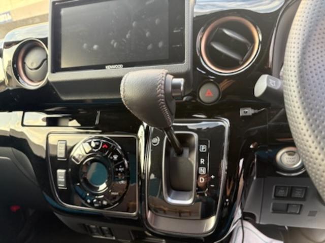 キャラバン グランドプレミアムGX ベッドキットシステム・サイドオーニング・ステアリングスイッチ(クルコン)・ローダウン・ショック・スタビ・16AW・Sマフラー・ナビTV(9インチ)・フリックダウン・スピーカー・Sコンシール・Sキャビ(19枚目)