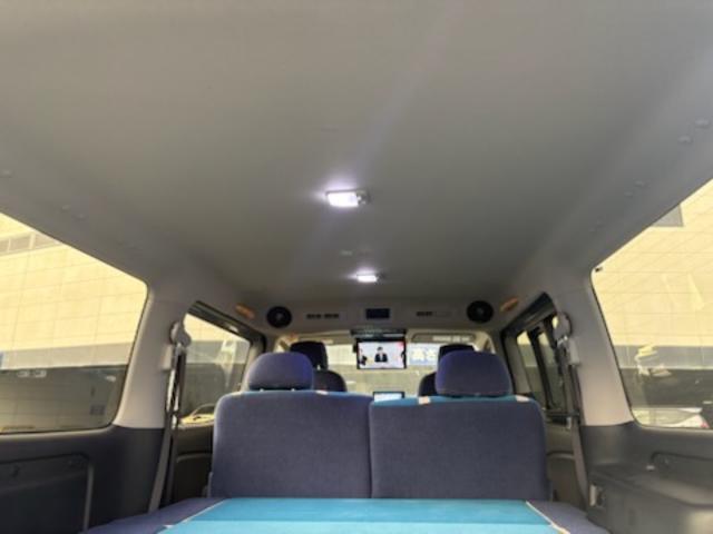 キャラバン グランドプレミアムGX ベッドキットシステム・サイドオーニング・ステアリングスイッチ(クルコン)・ローダウン・ショック・スタビ・16AW・Sマフラー・ナビTV(9インチ)・フリックダウン・スピーカー・Sコンシール・Sキャビ(52枚目)