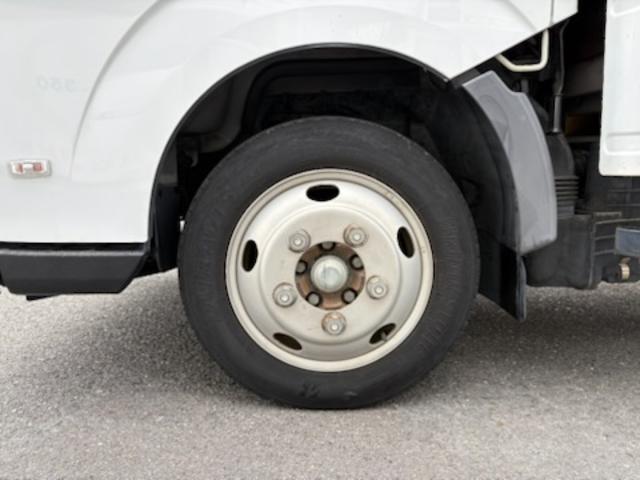 アトラストラック ロングスーパーローＤＸ　幌車・木製荷台・Ｗタイヤ・荷台寸法（長さ４．３ｍ・幅１．７８ｍ・高さ２．１８ｍ）・ＥＭＳ・フォグランプ・Ｐ／Ｗ・ナビ・バックカメラ・ＥＴＣ・ディーゼルターボ・Ａ／Ｔ（9枚目）