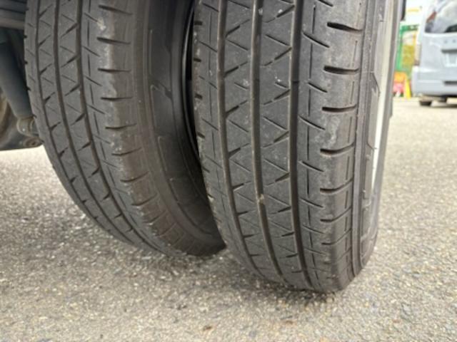 アトラストラック ロングスーパーローＤＸ　幌車・木製荷台・Ｗタイヤ・荷台寸法（長さ４．３ｍ・幅１．７８ｍ・高さ２．１８ｍ）・ＥＭＳ・フォグランプ・Ｐ／Ｗ・ナビ・バックカメラ・ＥＴＣ・ディーゼルターボ・Ａ／Ｔ（13枚目）