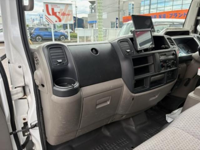 アトラストラック ロングスーパーローＤＸ　幌車・木製荷台・Ｗタイヤ・荷台寸法（長さ４．３ｍ・幅１．７８ｍ・高さ２．１８ｍ）・ＥＭＳ・フォグランプ・Ｐ／Ｗ・ナビ・バックカメラ・ＥＴＣ・ディーゼルターボ・Ａ／Ｔ（40枚目）