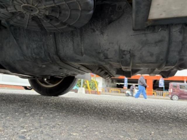 アトラストラック ロングスーパーローＤＸ　幌車・木製荷台・Ｗタイヤ・荷台寸法（長さ４．３ｍ・幅１．７８ｍ・高さ２．１８ｍ）・ＥＭＳ・フォグランプ・Ｐ／Ｗ・ナビ・バックカメラ・ＥＴＣ・ディーゼルターボ・Ａ／Ｔ（52枚目）