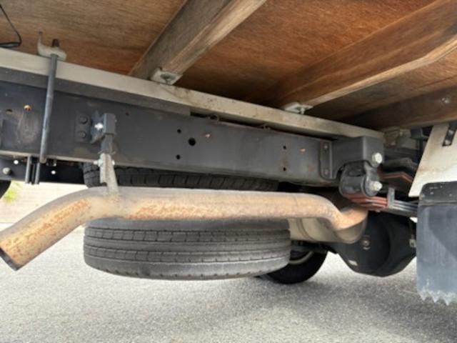 アトラストラック ロングスーパーローＤＸ　幌車・木製荷台・Ｗタイヤ・荷台寸法（長さ４．３ｍ・幅１．７８ｍ・高さ２．１８ｍ）・ＥＭＳ・フォグランプ・Ｐ／Ｗ・ナビ・バックカメラ・ＥＴＣ・ディーゼルターボ・Ａ／Ｔ（61枚目）