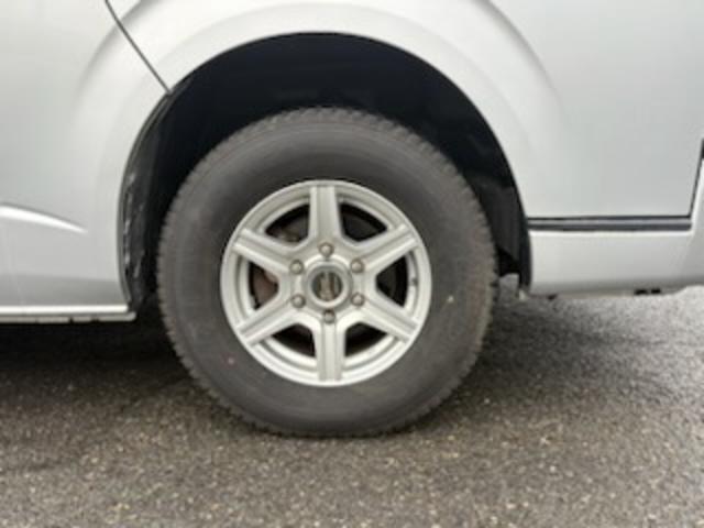 ハイエースバン ＳロングワイドＤＸ　ＧＬパッケージ　キャンピング車・ＲＥＶＯシート・ベッドシステム・ルーフラック・シンク流し台・ルーフ換気扇・ＴＶ・ナビ・バックカメラ・Ｒモニター・テーブル・網戸・１５ＡＷ（12枚目）