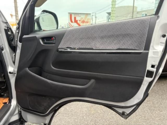 ハイエースバン ＳロングワイドＤＸ　ＧＬパッケージ　キャンピング車・ＲＥＶＯシート・ベッドシステム・ルーフラック・シンク流し台・ルーフ換気扇・ＴＶ・ナビ・バックカメラ・Ｒモニター・テーブル・網戸・１５ＡＷ（31枚目）