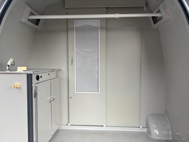 ハイエースバン ＳロングワイドＤＸ　ＧＬパッケージ　キャンピング車・ＲＥＶＯシート・ベッドシステム・ルーフラック・シンク流し台・ルーフ換気扇・ＴＶ・ナビ・バックカメラ・Ｒモニター・テーブル・網戸・１５ＡＷ（53枚目）