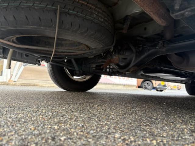 ハイエースバン ＳロングワイドＤＸ　ＧＬパッケージ　キャンピング車・ＲＥＶＯシート・ベッドシステム・ルーフラック・シンク流し台・ルーフ換気扇・ＴＶ・ナビ・バックカメラ・Ｒモニター・テーブル・網戸・１５ＡＷ（61枚目）