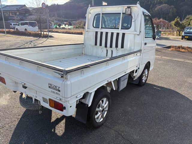 ハイゼットトラック スペシャル　４ＷＤ　エアコン　パワステ　５速ミッション（5枚目）