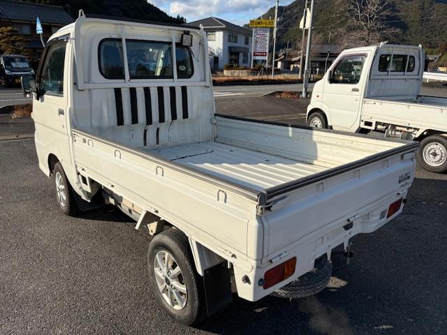 ハイゼットトラック スペシャル　４ＷＤ　エアコン　パワステ　５速ミッション（7枚目）