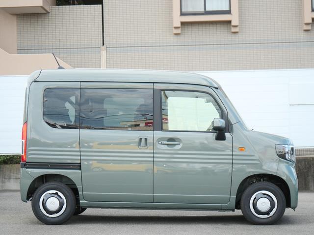 Ｎ－ＶＡＮ ファン・ターボ　届出済未使用車　ホンダセンシング　オーディオレス　ＵＳＢ充電　ダイブダウン機構付き助手席＆リアシート　フルオートエアコン　センターピラーレス大開口　ＬＥＤヘッドライト　ＬＥＤフォグ　オートハイビーム（5枚目）