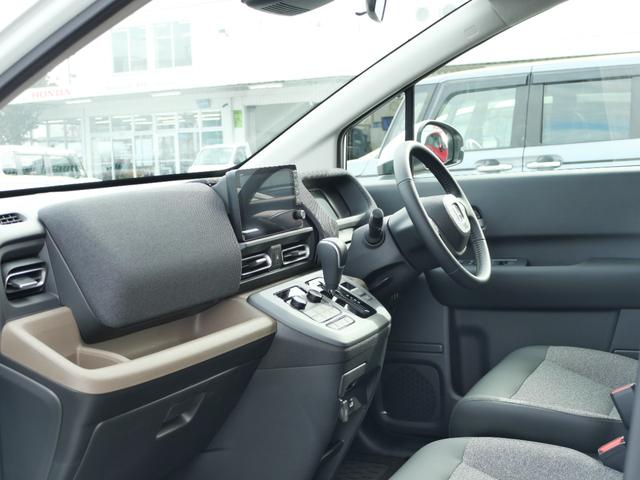 フリード e:HEVエアーEX 登録済未使用車 【いまコレ+】新品ナビ、新品マット ホンダセンシング 9インチナビ バックカメラ ETC2.0 2列目USB充電器 両側電動スライド シートヒーター 電子パーキング LEDヘッドライト(14枚目)