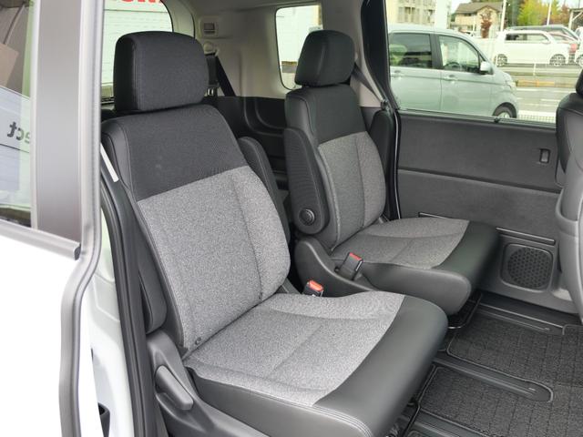 フリード e:HEVエアーEX 登録済未使用車 【いまコレ+】新品ナビ、新品マット ホンダセンシング 9インチナビ バックカメラ ETC2.0 2列目USB充電器 両側電動スライド シートヒーター 電子パーキング LEDヘッドライト(16枚目)