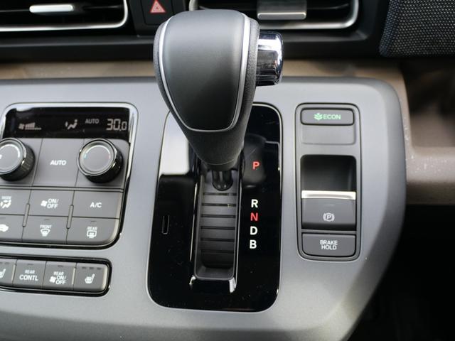 フリード e:HEVエアーEX 登録済未使用車 【いまコレ+】新品ナビ、新品マット ホンダセンシング 9インチナビ バックカメラ ETC2.0 2列目USB充電器 両側電動スライド シートヒーター 電子パーキング LEDヘッドライト(26枚目)