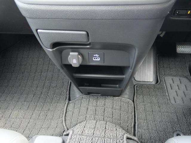 フリード e:HEVエアーEX 登録済未使用車 【いまコレ+】新品ナビ、新品マット ホンダセンシング 9インチナビ バックカメラ ETC2.0 2列目USB充電器 両側電動スライド シートヒーター 電子パーキング LEDヘッドライト(39枚目)