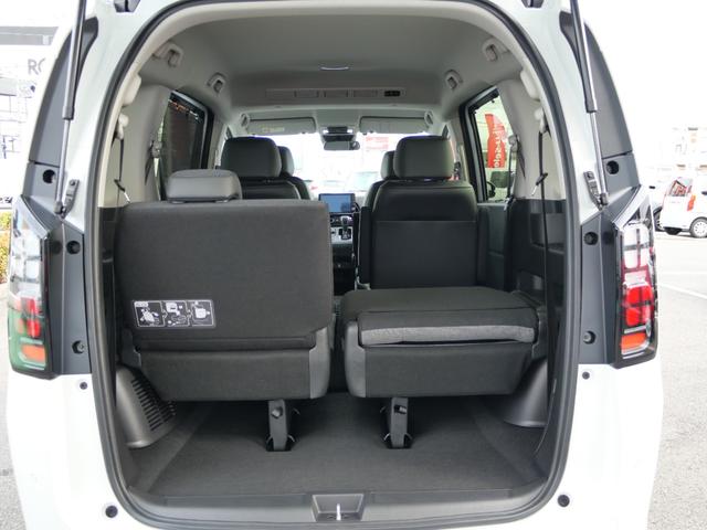 フリード e:HEVエアーEX 登録済未使用車 【いまコレ+】新品ナビ、新品マット ホンダセンシング 9インチナビ バックカメラ ETC2.0 2列目USB充電器 両側電動スライド シートヒーター 電子パーキング LEDヘッドライト(50枚目)