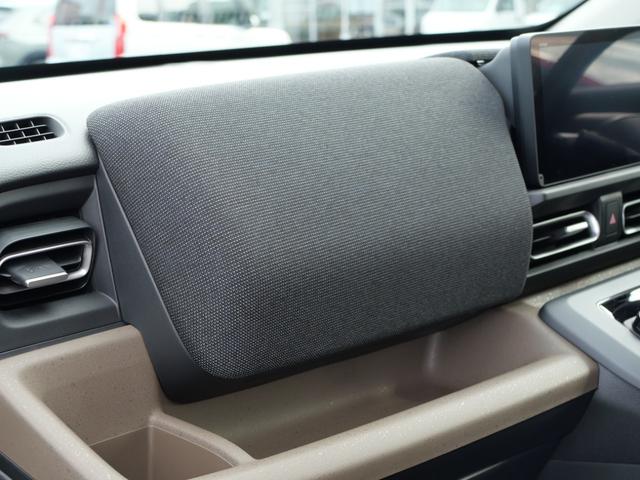 フリード e:HEVエアーEX 登録済未使用車 【いまコレ+】新品ナビ、新品マット ホンダセンシング 9インチナビ バックカメラ ETC2.0 2列目USB充電器 両側電動スライド シートヒーター 電子パーキング LEDヘッドライト(62枚目)