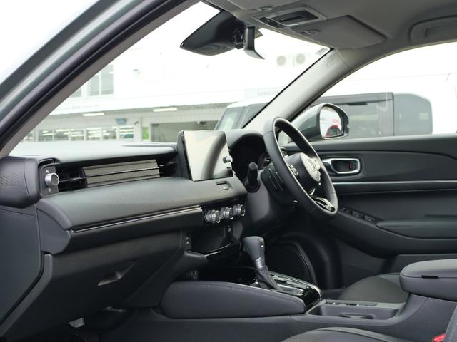 ヴェゼル e:HEVZ デモカー ホンダセンシング 9インチナビ バックカメラ USB充電 ワイヤレス充電器 ETC2.0 シートヒーター ハンドルヒーター 電子パーキング 減速セレクター LEDヘッドライト 障害物センサー(13枚目)