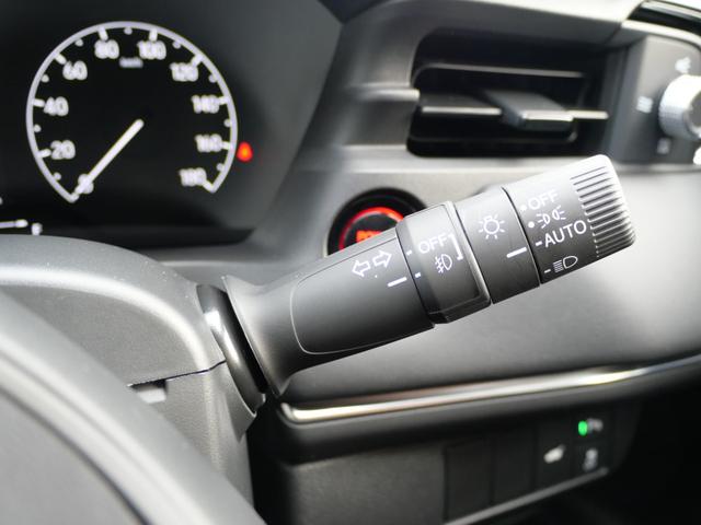 ヴェゼル e:HEVZ デモカー ホンダセンシング 9インチナビ バックカメラ USB充電 ワイヤレス充電器 ETC2.0 シートヒーター ハンドルヒーター 電子パーキング 減速セレクター LEDヘッドライト 障害物センサー(35枚目)