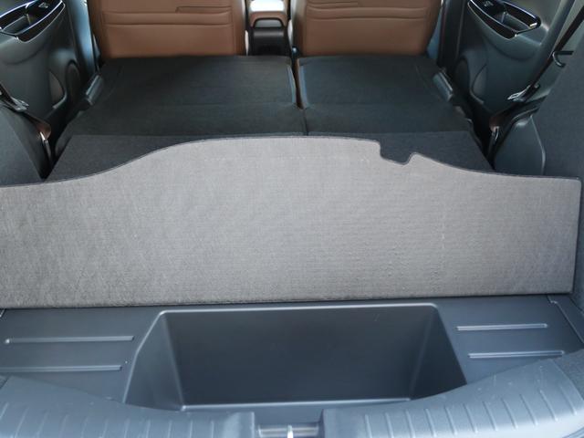 フィット ｅ：ＨＥＶリュクス　ホンダセンシング　インターナビ　バックカメラ　ＥＴＣ２．０　ワイヤレス充電器　本革シート　シートヒーター　ハンドルヒーター　電子パーキング　アドバンスドミラー　モデューロエアロ　ＬＥＤヘッドライト（42枚目）