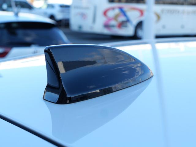 フィット ｅ：ＨＥＶリュクス　ホンダセンシング　インターナビ　バックカメラ　ＥＴＣ２．０　ワイヤレス充電器　本革シート　シートヒーター　ハンドルヒーター　電子パーキング　アドバンスドミラー　モデューロエアロ　ＬＥＤヘッドライト（59枚目）