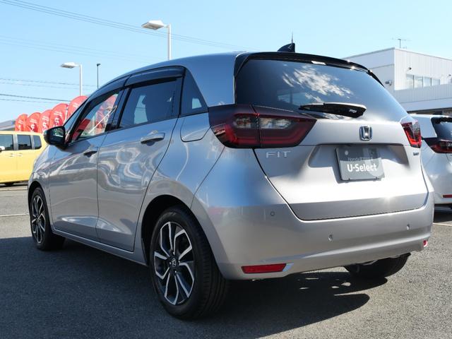 フィット ｅ：ＨＥＶホーム　ワンオーナー　ホンダセンシング　インターナビ　バックカメラ　ＥＴＣ２．０　ナビ連動ドラレコ前後　ＵＳＢ　ＵＳＢ充電器　ホンダコネクト　電子パーキング　コンフォートビューパッケージ　ＬＥＤヘッドライト（11枚目）
