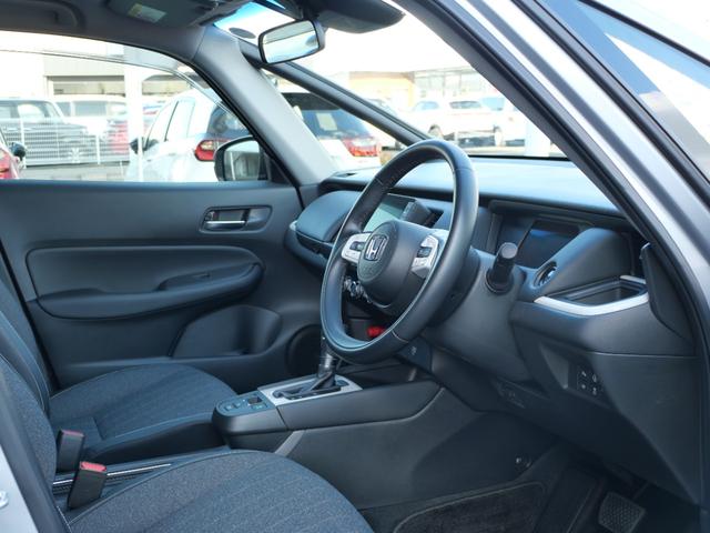 フィット ｅ：ＨＥＶホーム　ワンオーナー　ホンダセンシング　インターナビ　バックカメラ　ＥＴＣ２．０　ナビ連動ドラレコ前後　ＵＳＢ　ＵＳＢ充電器　ホンダコネクト　電子パーキング　コンフォートビューパッケージ　ＬＥＤヘッドライト（12枚目）