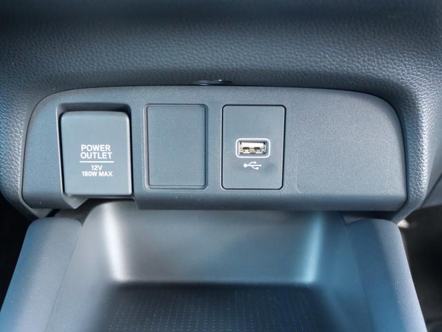 フィット ｅ：ＨＥＶホーム　ワンオーナー　ホンダセンシング　インターナビ　バックカメラ　ＥＴＣ２．０　ナビ連動ドラレコ前後　ＵＳＢ　ＵＳＢ充電器　ホンダコネクト　電子パーキング　コンフォートビューパッケージ　ＬＥＤヘッドライト（24枚目）