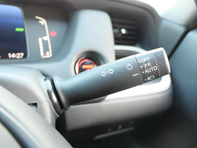 フィット ｅ：ＨＥＶホーム　ワンオーナー　ホンダセンシング　インターナビ　バックカメラ　ＥＴＣ２．０　ナビ連動ドラレコ前後　ＵＳＢ　ＵＳＢ充電器　ホンダコネクト　電子パーキング　コンフォートビューパッケージ　ＬＥＤヘッドライト（31枚目）