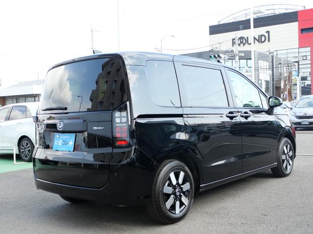 フリード ｅ：ＨＥＶエアーＥＸ　いまコレ＋　新品ナビ　新品マット　９インチコネクトナビ　マルチビューカメラ　ＵＳＢ　ＥＴＣ２．０　ホンダセンシング　両側電動スライドドア　１５インチアルミホイール　シートヒーター　バックカメラ（11枚目）