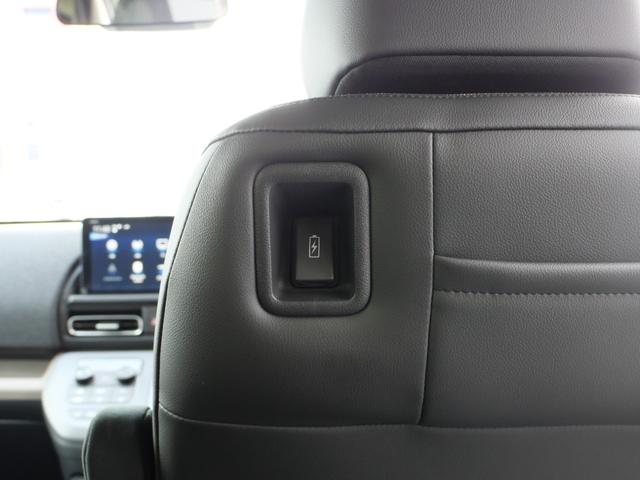 フリード ｅ：ＨＥＶエアーＥＸ　いまコレ＋　新品ナビ　新品マット　９インチコネクトナビ　マルチビューカメラ　ＵＳＢ　ＥＴＣ２．０　ホンダセンシング　両側電動スライドドア　１５インチアルミホイール　シートヒーター　バックカメラ（45枚目）