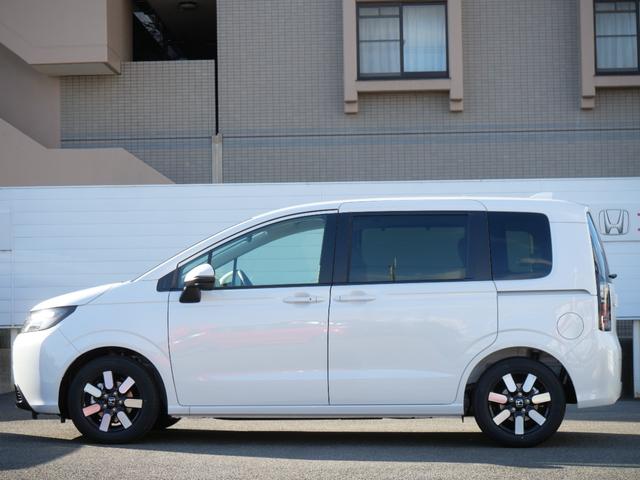 フリード e:HEVエアーEX 登録済未使用車 9インチコネクトナビ マルチビューカメラ USB ETC2.0 ホンダセンシング 両側電動スライドドア 15インチアルミホイール シートヒーター 電子パーキングブレーキ バックカメラ(8枚目)