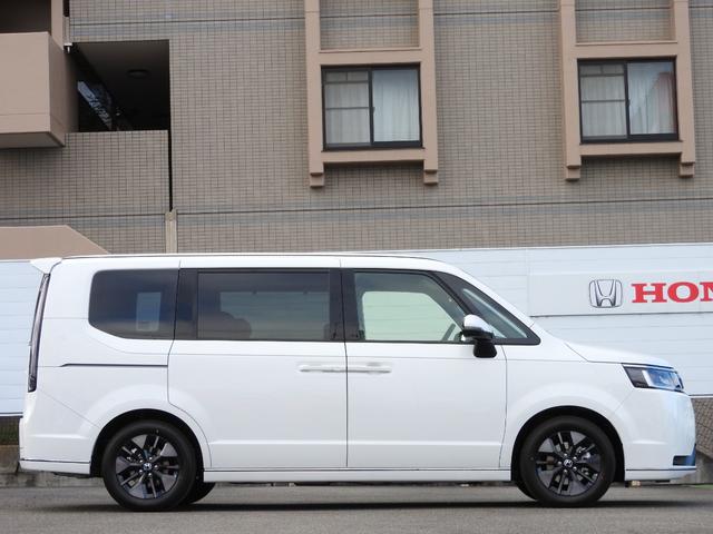 ステップワゴン e:HEVスパーダ 登録済未使用車 いまコレ+「新品ナビ、新品マット」 ホンダセンシング 11.4インチナビ バックカメラ ETC2.0 2列目オットマンシート 両側電動スライド パワーテールゲート LEDヘッドライト(8枚目)