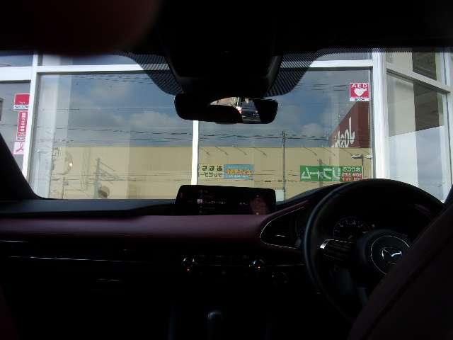 ＭＡＺＤＡ３ファストバック ２．０　２０Ｓ　ツーリング　弊社デモカーアップ　禁煙車　ナビ　ＢＯＳＥ（3枚目）