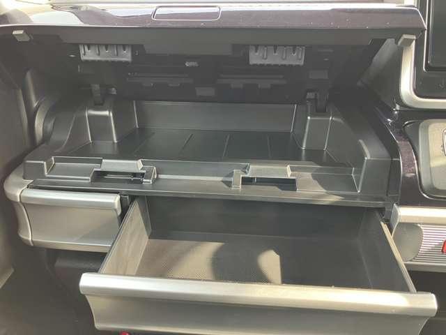 �Ԍ��؂Ȃǂ����[�ł���O���[�u�{�b�N�X�́A�g��������悭�𗧂��܂��I