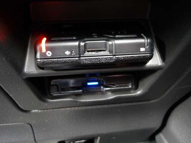 �������H�̗��������A�X���[�Y�ɒʉ߂ł���A�d�s�b�ԍڊ�𑕔����Ă��܂��B