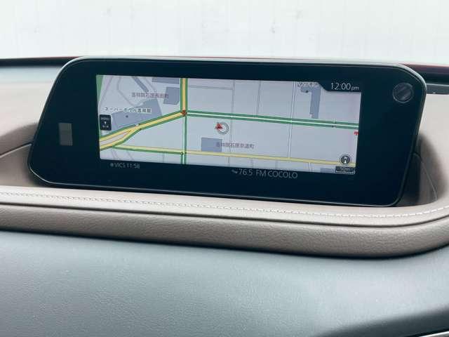 �^�]���̃h���C�o�[�̎����ړ������Ȃ��_�b�V���{�[�h��Ƀf�B�X�v���C��ݒu�B