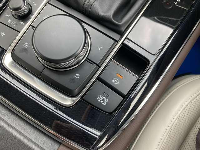 �T�C�h�u���[�L�͓d�����ő�����ȒP�B�z�[���h���[�h�ł͒�~���͎����ŃT�C�h�u���[�L�������̂ň��S�ł��B�V�[�g�x���g�������̓T�C�h�u���[�L��D�悵�Ċ|���܂��B�i�g�n�k�c�쓮���j