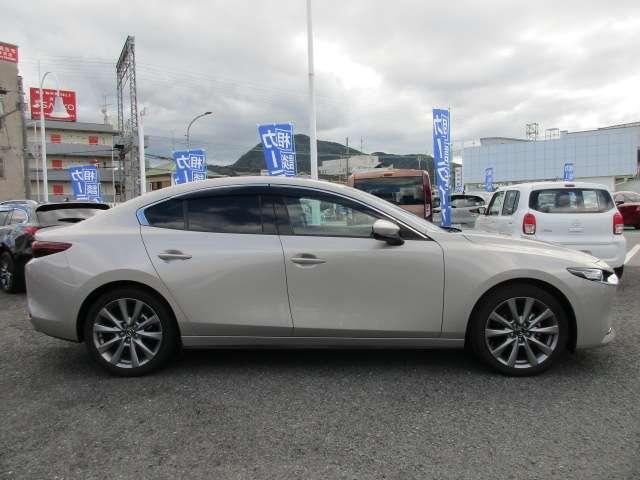 ＭＡＺＤＡ３セダン １５Ｓツーリング　ＳＤナビ　３６０度カメラ　ＥＴＣ　前後ドラレコ（3枚目）