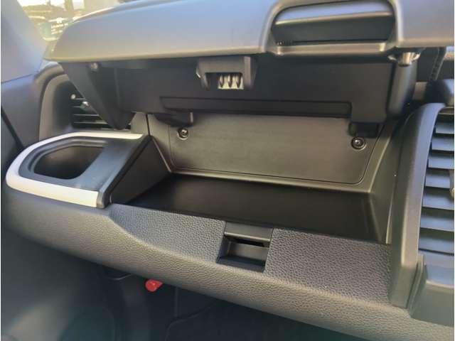 フィット １．３　ホーム　純正８インチＳＤナビ　フルセグＴＶ（16枚目）