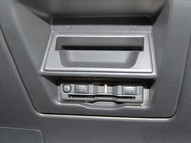 CX-30 1.8 XD レトロ スポーツ エディション ディーゼルター 当社下取りワンオナー/ナビ/ETC/360°モニ(6枚目)