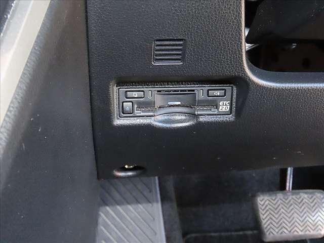 ヴォクシー １．８　ハイブリッド　Ｓ－Ｚ　当社下取りワンオーナー／純正ナビ／ＥＴＣ／バッ（6枚目）