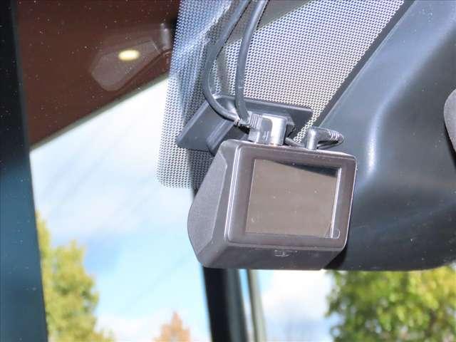 ヴォクシー １．８　ハイブリッド　Ｓ－Ｚ　当社下取りワンオーナー／純正ナビ／ＥＴＣ／バッ（8枚目）