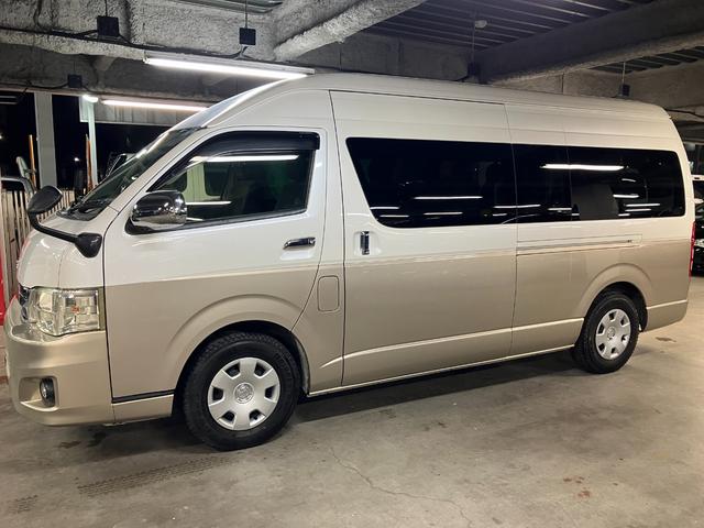 ハイエースワゴン グランドキャビン ハイルーフ 10人乗り ワンオーナー パワースライドドア Wエアコン ナビ バックカメラ ETC 送迎(5枚目)