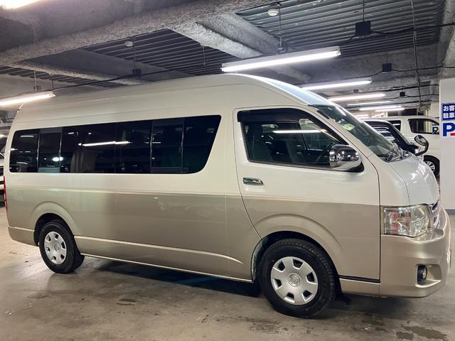 ハイエースワゴン グランドキャビン ハイルーフ 10人乗り ワンオーナー パワースライドドア Wエアコン ナビ バックカメラ ETC 送迎(11枚目)